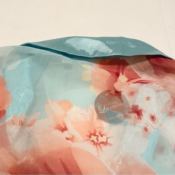 La Vie En Rose Floral Satin Button-Up Blouse Size XS - Picture 11 of 16